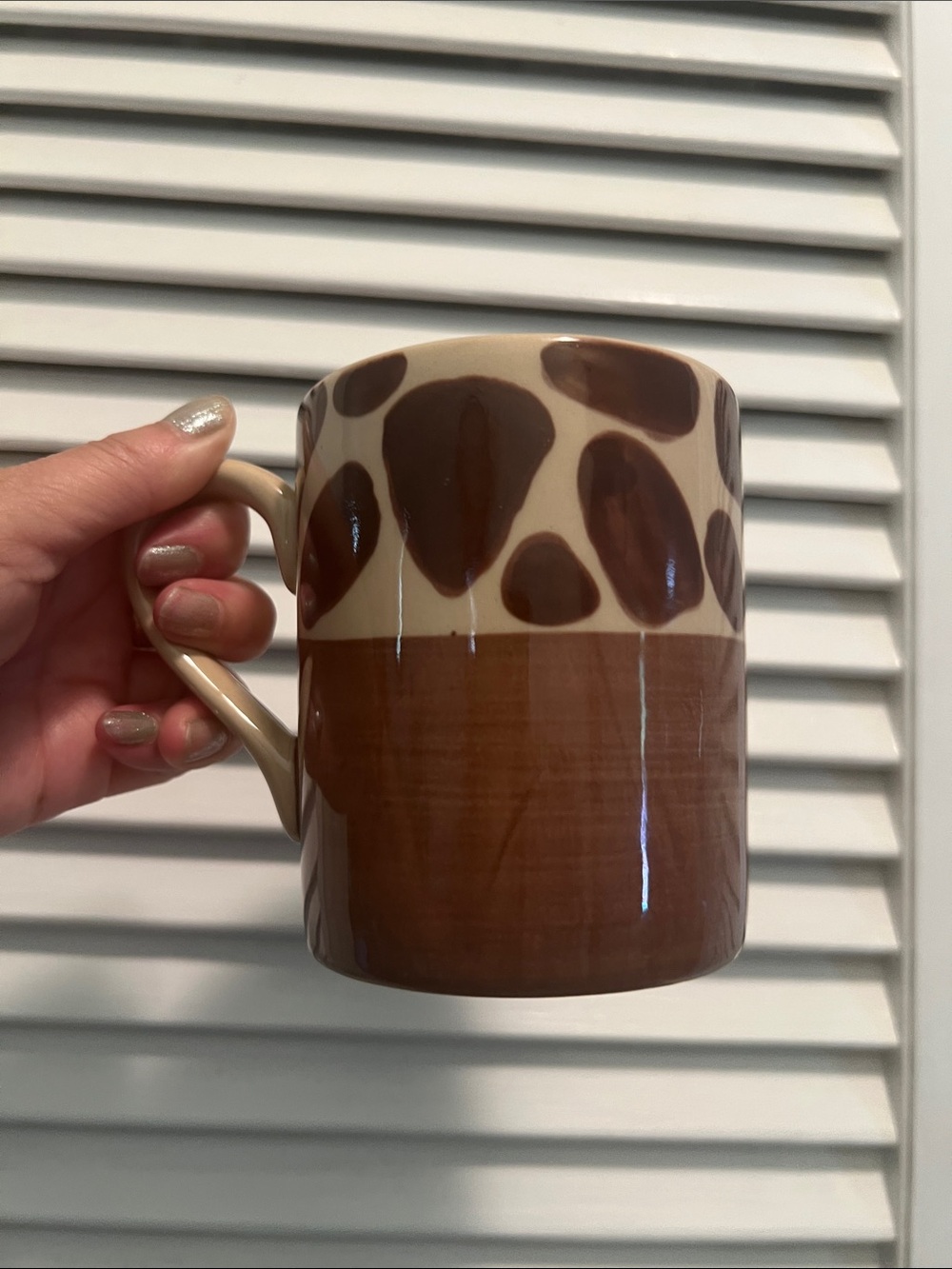 #3192**Ceramic Two-Tone Brown Patterned Coffee Mug